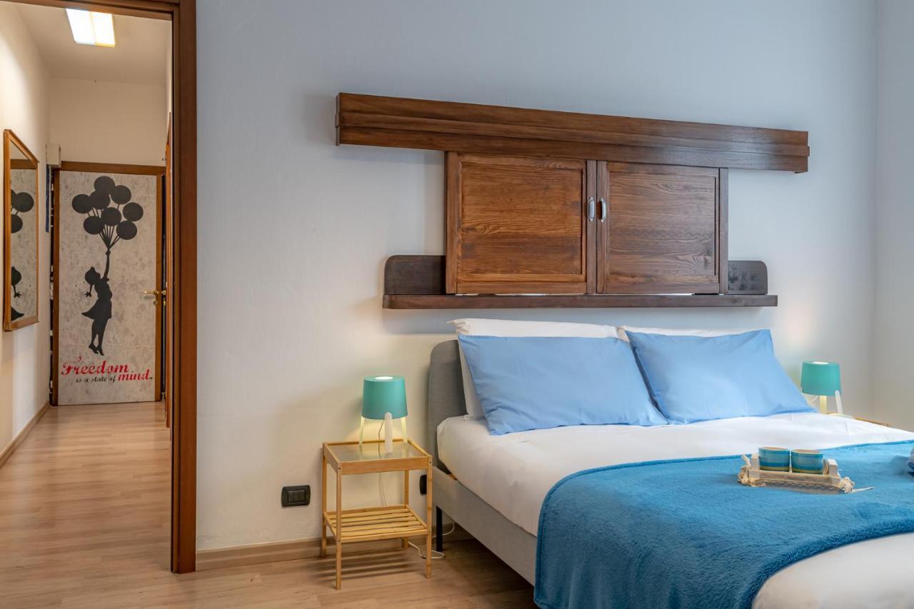 Bilocale Blue Relax Apartment Erba Bagian luar foto